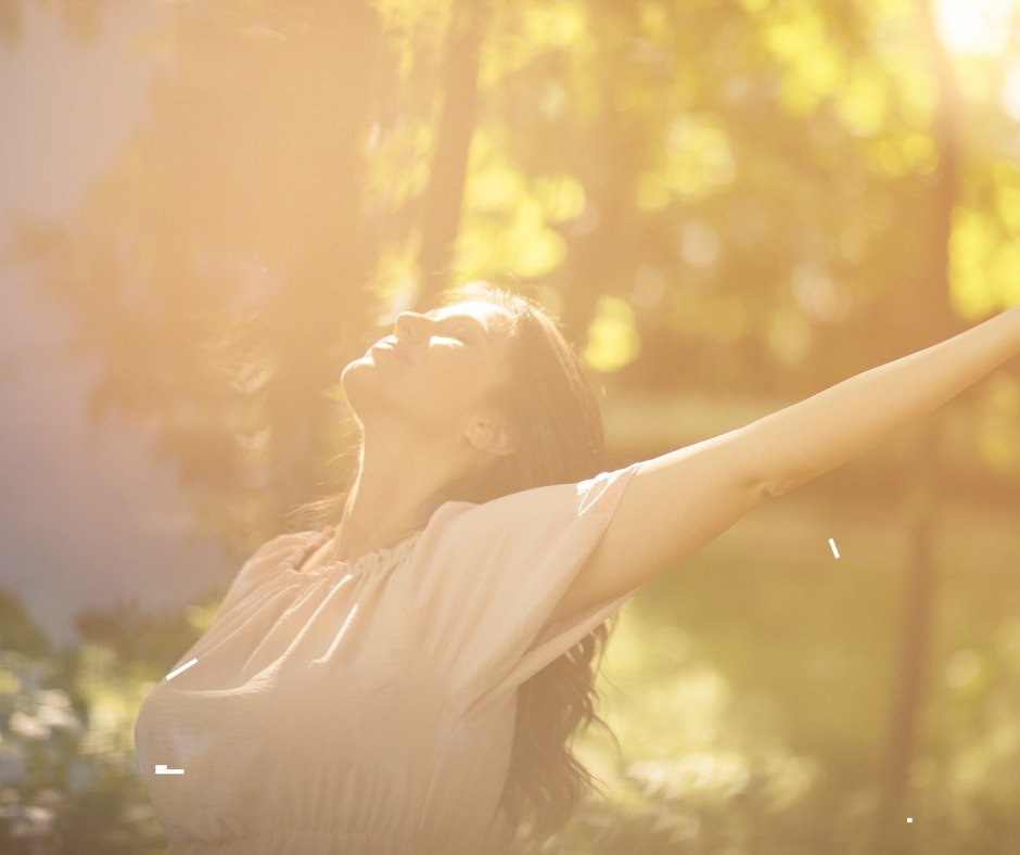 Vücudunuzu Korumak İçin Bilimsel Olarak Kanıtlanmış 5 Kritik Eylem Kanser, sadece genetik bir miras değil, aynı zamanda yaşam tarzı ve çevresel faktörlerin bir sonucudur. Uluslararası sağlık otoriteleri, sağlıksız beslenme, yetersiz aktivite ve çevresel toksinlere maruz kalmanın başlıca risk faktörleri olduğunu vurgulamaktadır. Bu ÜCRETSİZ video eğitimi, T.C. Sağlık Bakanlığı ve uluslararası bilimsel yayınlar referans alınarak hazırlanmıştır.   Uzmanlarımızın sizin için derlediği, hemen bugün uygulayabileceğiniz 5 Kritik Değişiklik ile kanser riskinizi düşürmeyi ve bağışıklık sisteminizi güçlendirmeyi öğrenin.